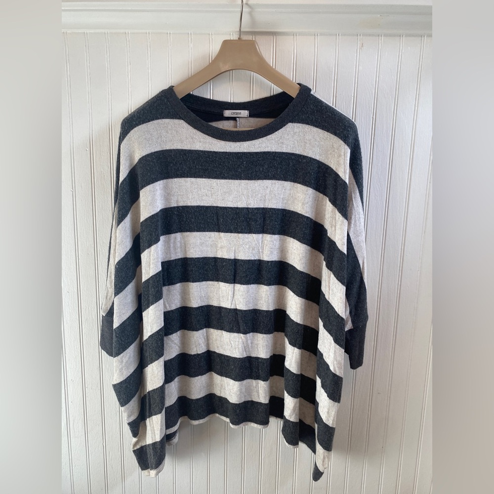 Lightweight Charcoal and cream batwing sweater